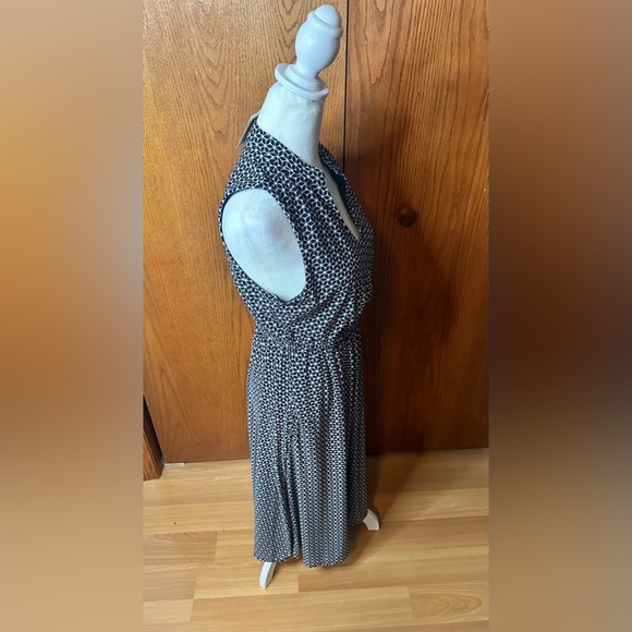 NWT Anne Klein Stretch V-Neck Navy & White Knee Length Dress Elastic Waist Sz 4 - Picture 4 of 16